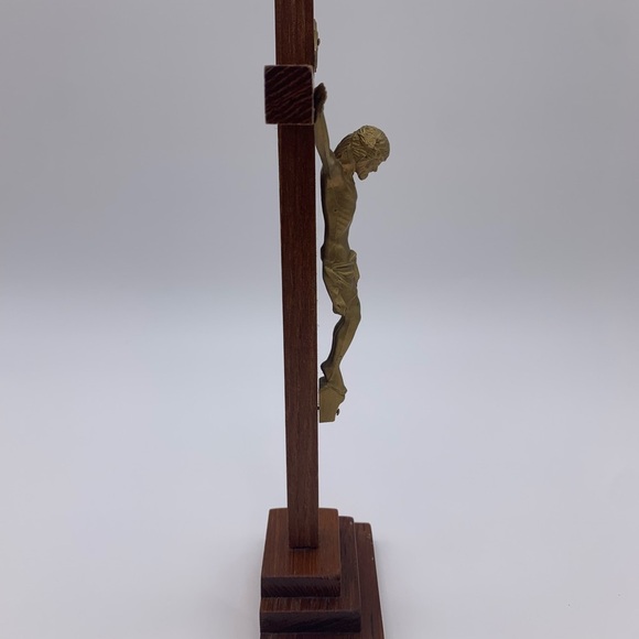 Vtg. Automatic China 9” Bronze Resin Jesus Standing Wooden Crucifix - Picture 10 of 13